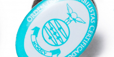 PIN 2 CORES MÉDIO LOGO OCC